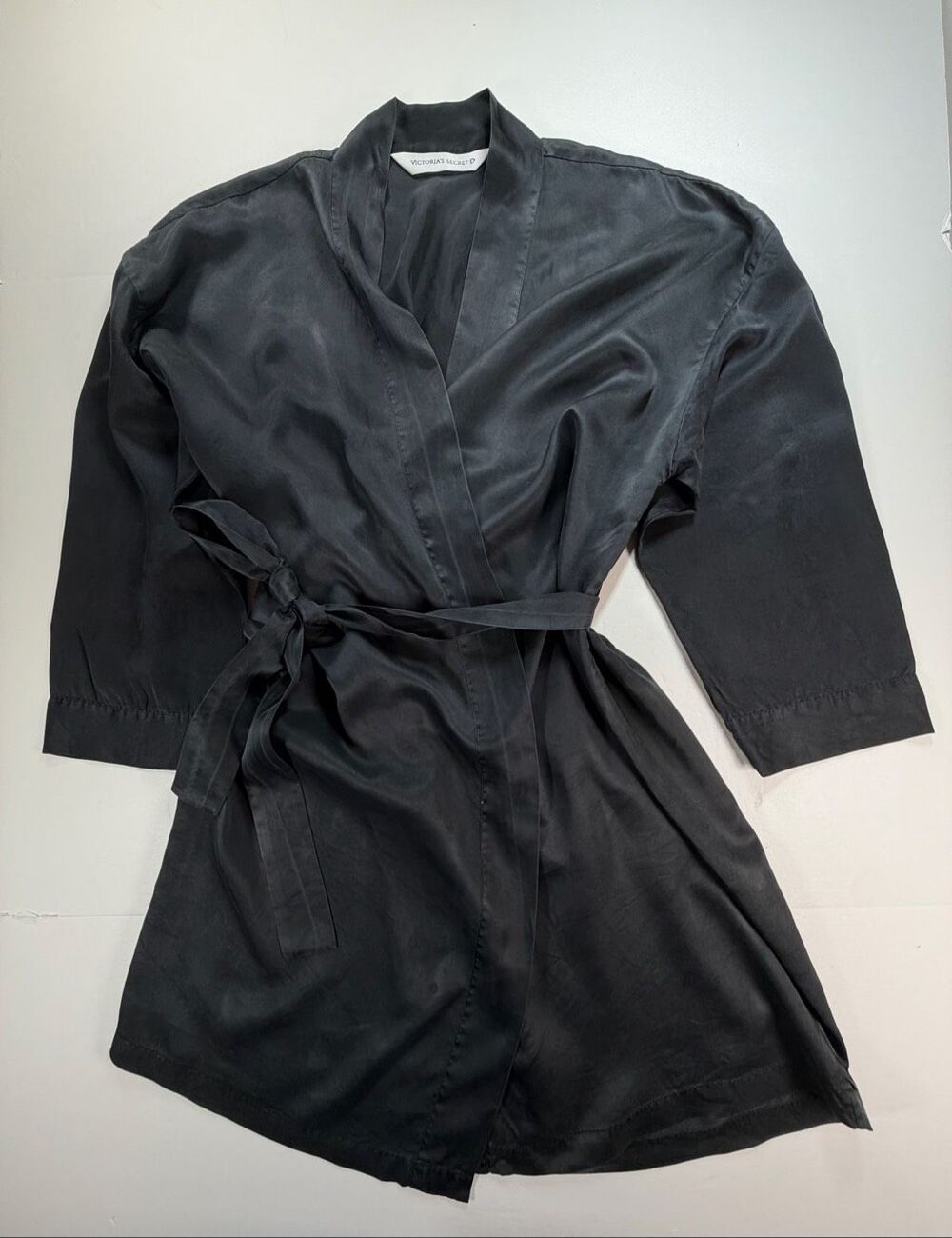 Victoria’s Secret 100% Silk Robe Women’s Size M/L Black Kimono Belted Lounge